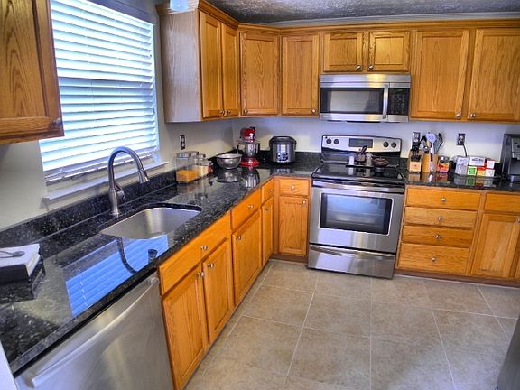3rd image of 7904 Wiltshire Ct