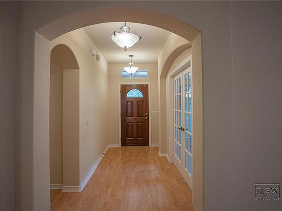 5th image of 806 Heritage Oaks Bnd