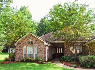109 Woodcreek Loop, Pineville, LA 71360