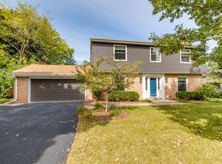 120 W Cherokee Cir, Fox Pt, WI 53217