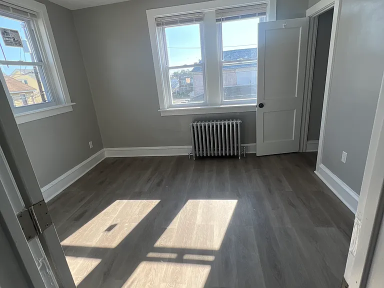 202-206 Berbro Ave #B — Photo 6