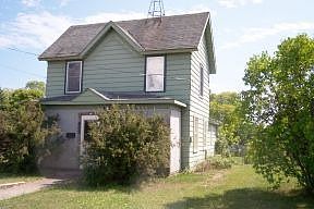 1st image of 609 Arbutus Ave