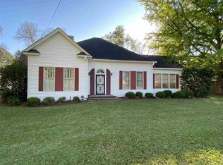 105 E Artesian Ave, Montezuma, GA 31063