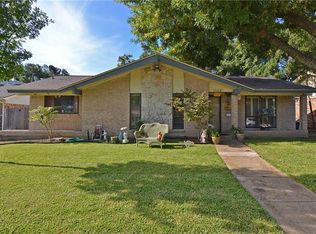 1422 Douglas Dr, Garland, TX 75041