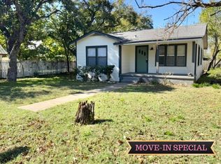 110 E 8th St, Elgin, TX 78621