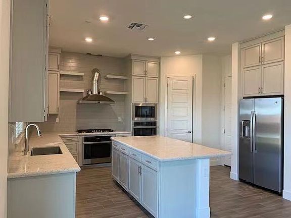 4th image of 2301 Christiansen Cir