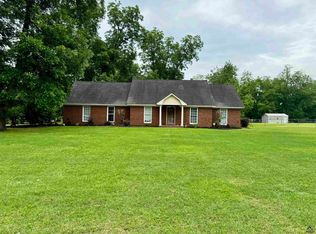 104 Winchester Dr, Leesburg, GA 31763