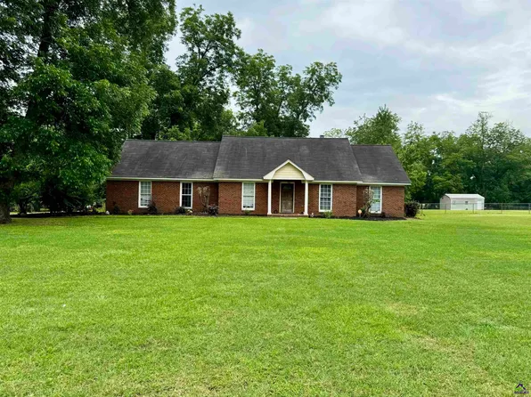 104 Winchester Dr, Leesburg, GA 31763