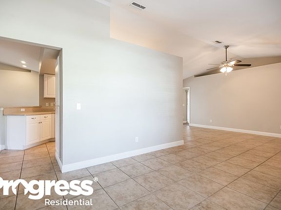 4th image of 1110 SE 20th Pl