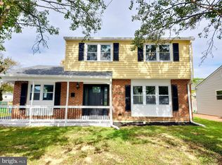 9 Guenever Dr, New Castle, DE 19720