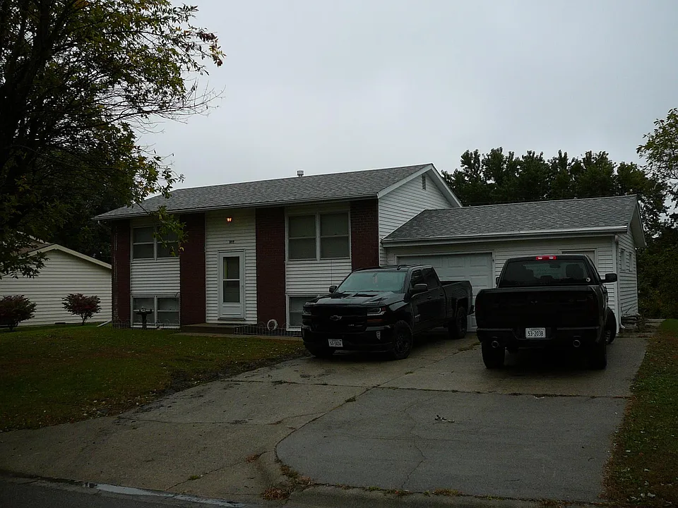 208 Broadmoor Dr