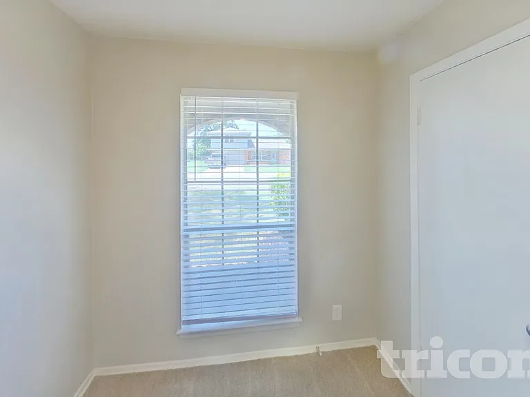 155 Bellvue Dr — Photo 9