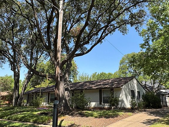 2nd image of 3543 Warick Dr