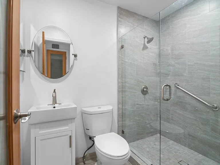 1320-1330 S Juniper Street — Photo 7