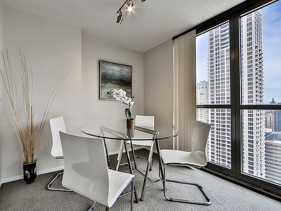 4th image of 10 E Ontario St APT 2111