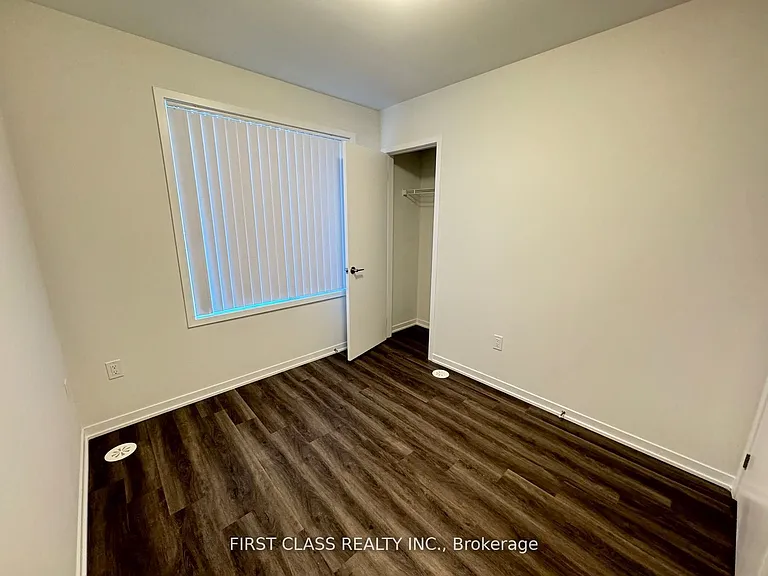 141 Honeycrisp Cres #Townhouse 194 — Photo 7