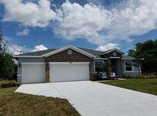 563 SW Jeanne Ave, Port Saint Lucie, FL 34953