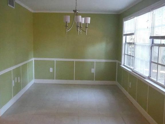 3rd image of 915 W Candlewood Ave