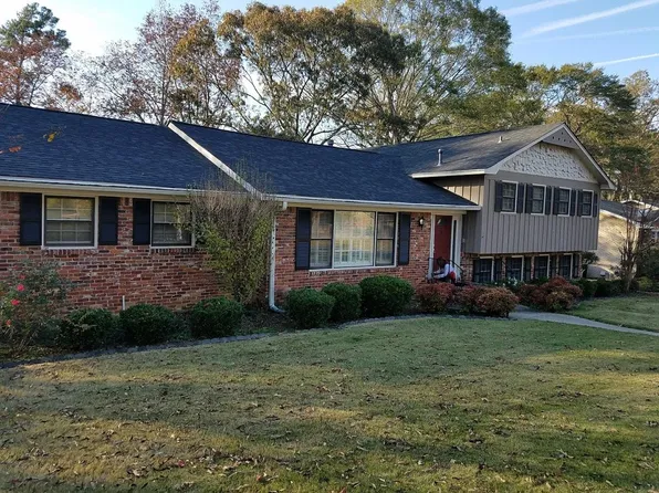 3240 Burning Tree Dr, Birmingham, AL 35226