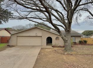 1302 Cindy Ct, Cleburne, TX 76033