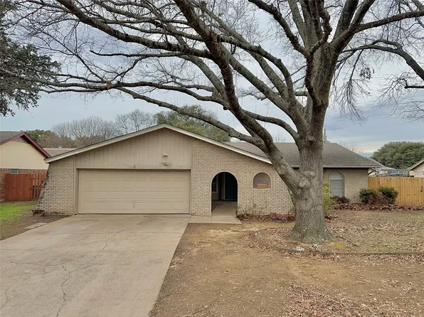1302 Cindy Ct, Cleburne, TX 76033