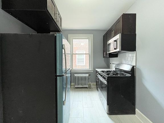 2nd image of 255 Lafayette Ave #21A