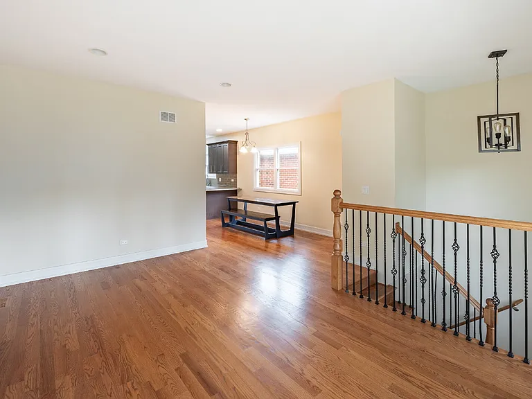 1110 N Christiana Ave — Photo 4