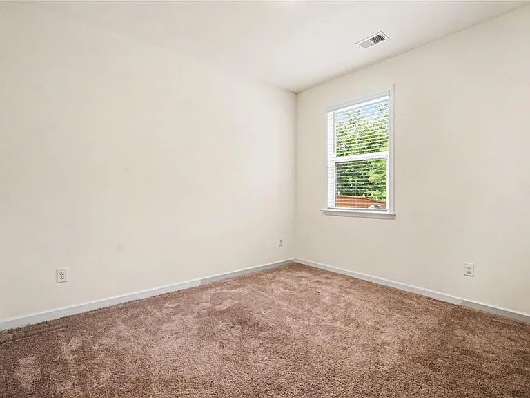639 Blue Juniper Cir — Photo 13
