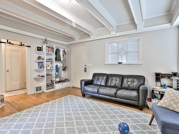 5th image of 704/704A Howard Ave