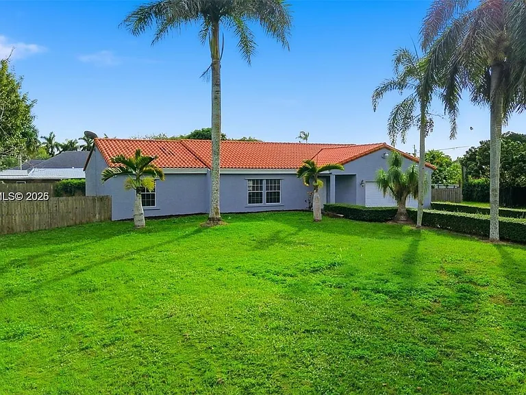 21080 SW 242nd St — Photo 5