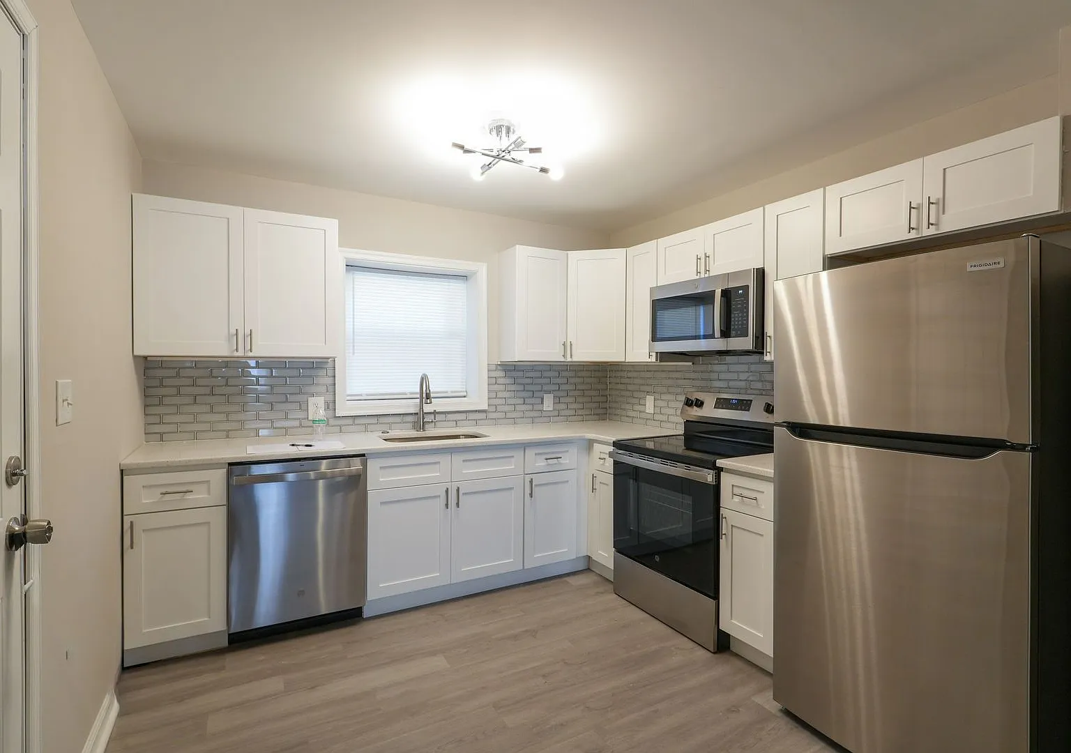 Gorgeous- Brand New 3 Bedroom 2 Full Bath - Just Totally Renovated — Photo 2