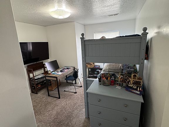 3rd image of 822 N 1120 E