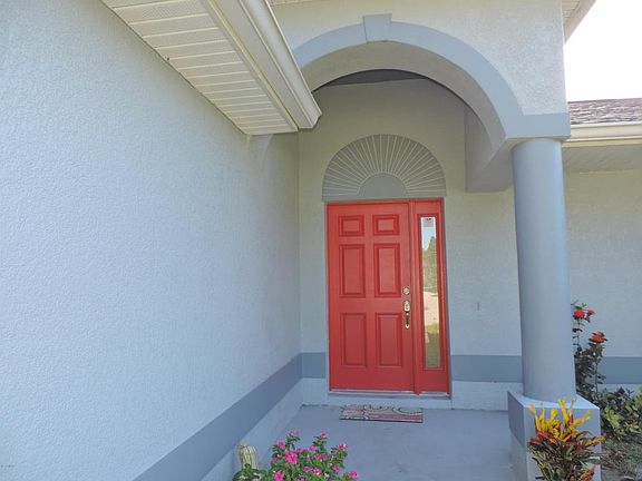 2nd image of 530 Calabria Ave SE