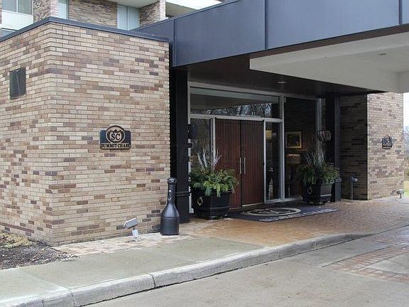 2nd image of 1000 Urlin Ave APT 1820