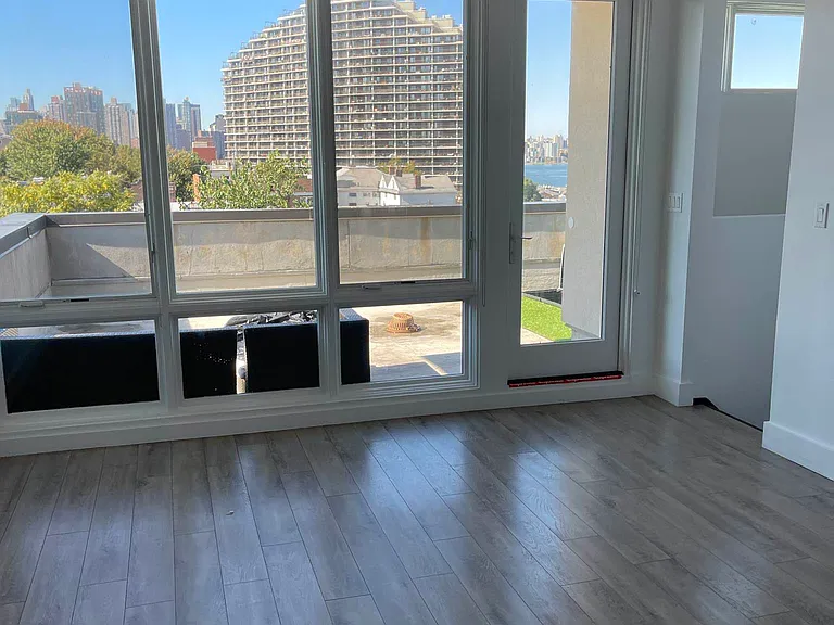 25-35 18th St #4C — Photo 11