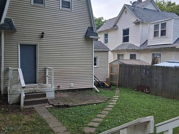 3rd image of 804 College Ave NE #804