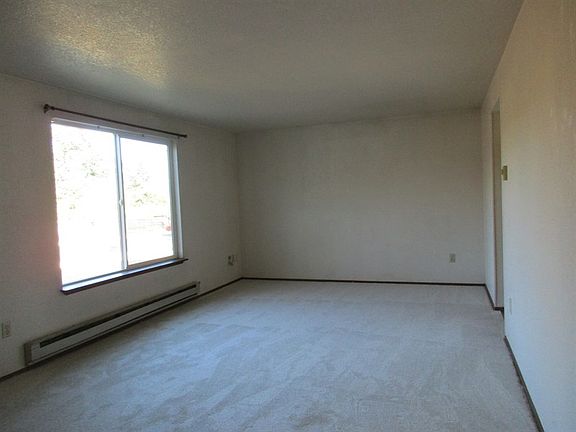 2nd image of 1231 Deerbrush Dr SE