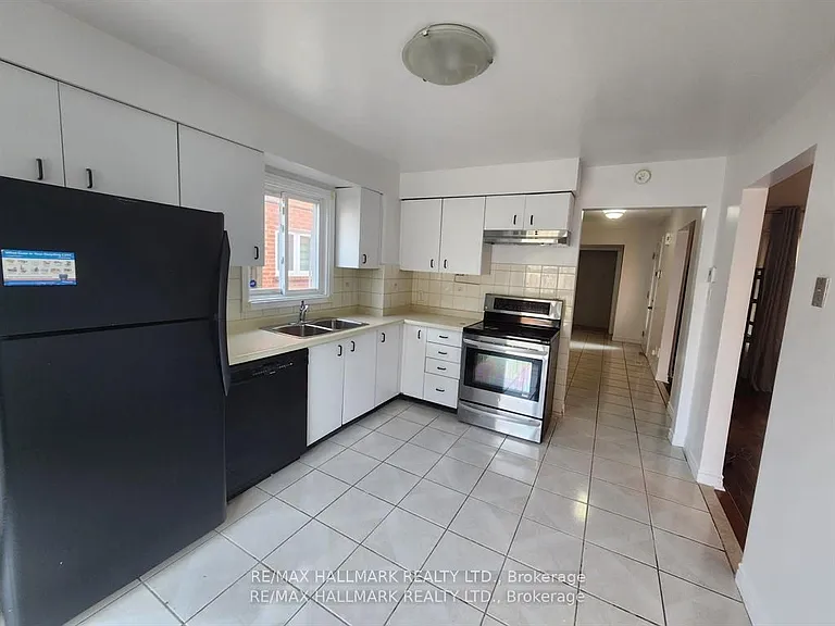 71 Ecclestone Dr #UPPER — Photo 5