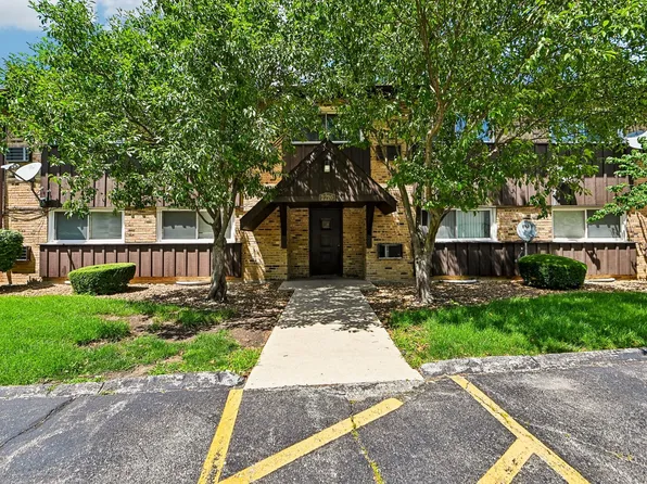 2220 Arbor Cir APT 25, Downers Grove, IL 60515