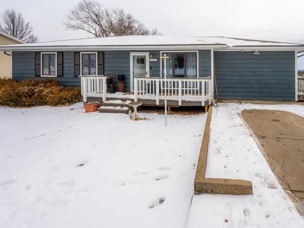 1325 Washington St, Lyndon, KS 66451