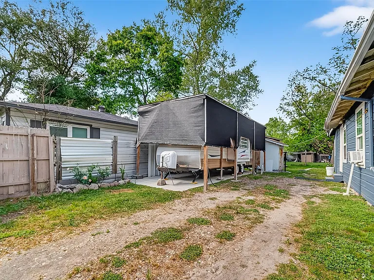 968 Garapan St — Photo 38