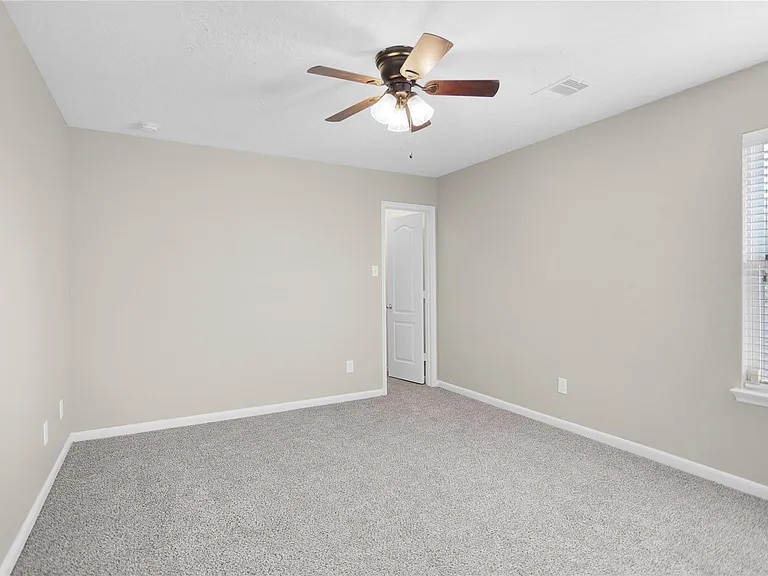 692 Casual Ln — Photo 22