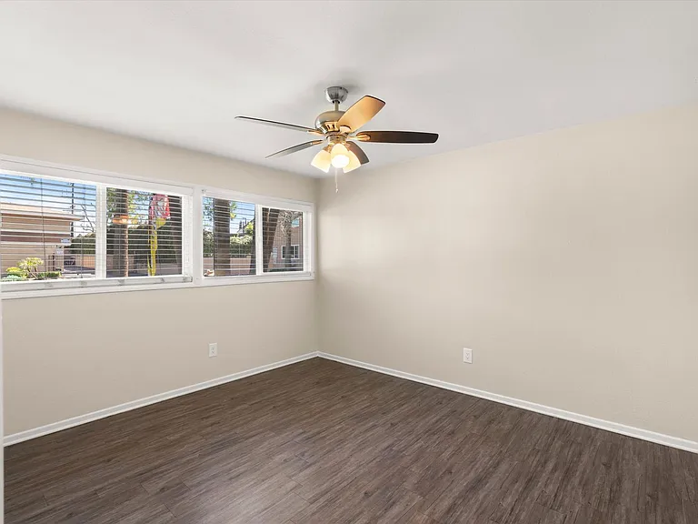 Melrose Manor Apartments - Riverside, CA — Photo 74