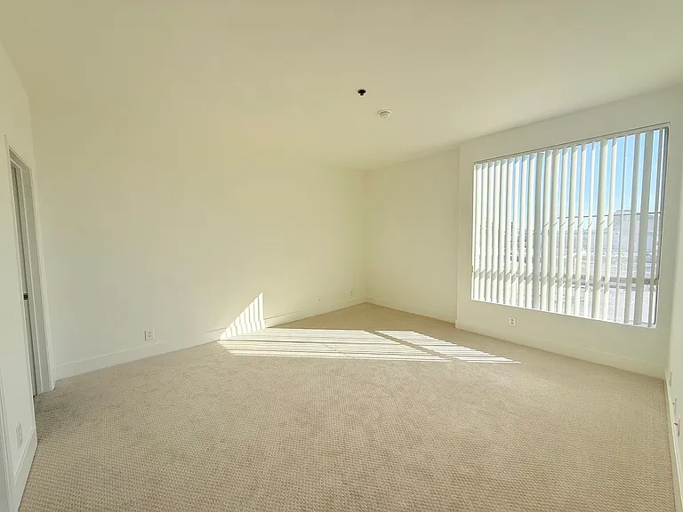 Perfectly situated 2 bedroom and 2 bathroom ! — Photo 63