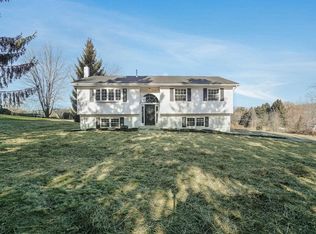 22 Ashby Pl, Poughquag, NY 12570