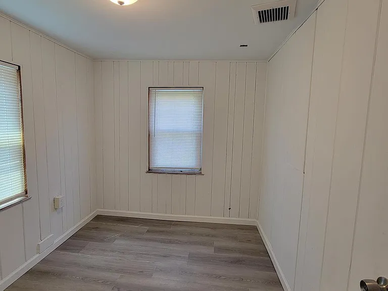 237 S Franklin St — Photo 9