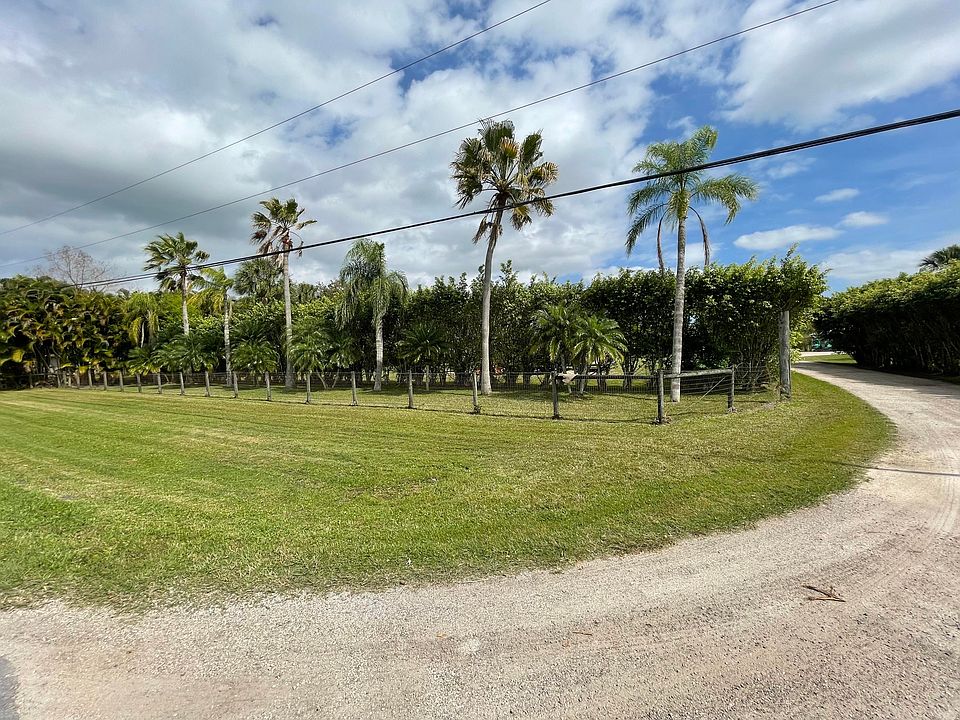 2nd image of 15362 92nd Way N