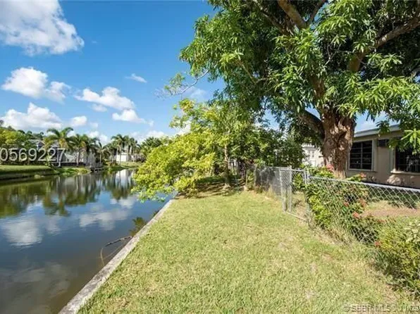 3904 S Lake Ter, Miramar, FL 33023