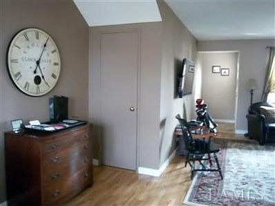 5th image of 124 S Buckhout St #124