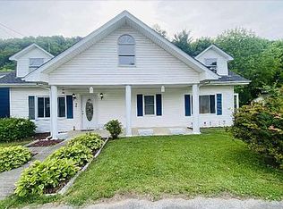 98 Cardinal Dr, Ivel, KY 41642